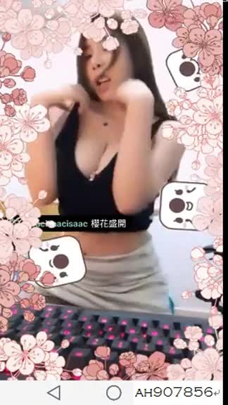 暗黑露点版！奶妹兔兔的红豆现形啦！水波奶的晃动弧度超养眼：好想玩弄那两粒02